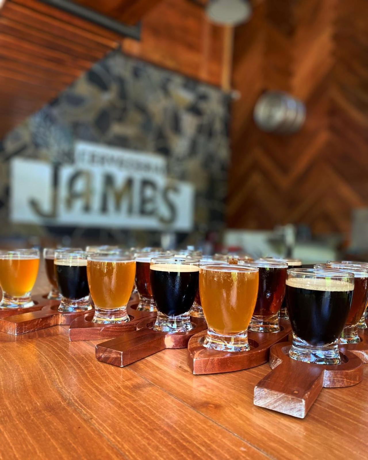 Hotel Cerveceria James Хилитла Экстерьер фото